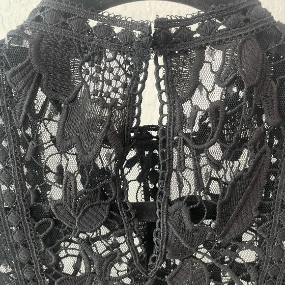 Express Black Floral Design Lace Blouse - Picture 6 of 7